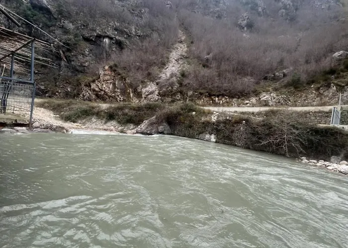 Bovilla Canyon Тирана