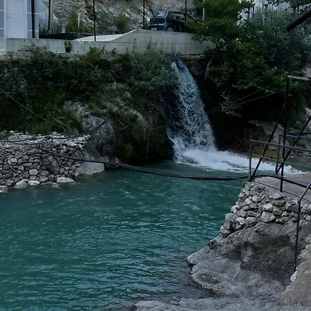 Bovilla Canyon Hotel