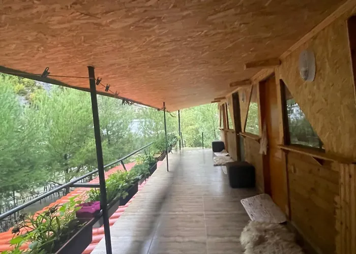 Hotel Bovilla Canyon Tirana