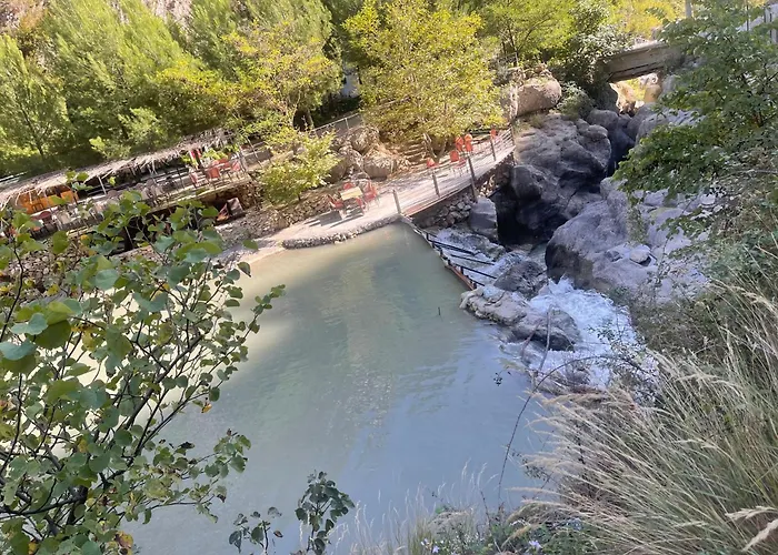 Bovilla Canyon Hotel